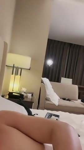 ROE144 曾参加过大型国际选美比赛的日本代表，深受世人喜爱的美丽人妻。 Rina 7月 48岁 AV DEBUT 朱莉·里娜